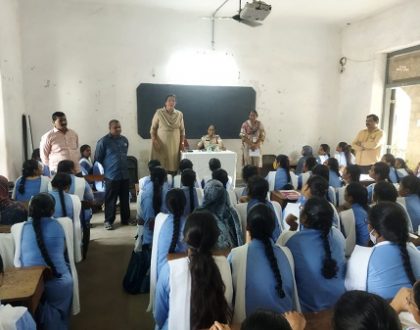 సోషల్ మీడియా మరియు సైబర్ క్రైమ్ ద్వారా జరుగుతున్న నేరాలపై విద్యార్థులకు అవగాహన  మరియు చేరువ వాహనం ద్వారా ప్రజలకు అవగాహన కార్యక్రమాలు.