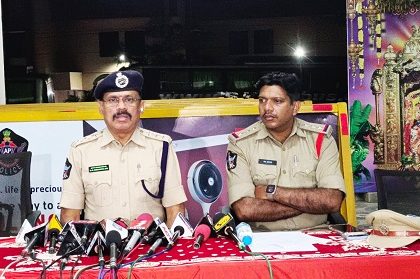 హత్య కేసులో ఐదుగురు నిందితుల అరెస్ట్