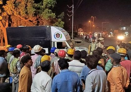 చేరువ వాహనం ద్వారా ప్రజలకు అవగాహన