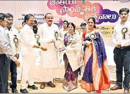 కవులు, రచయితలు మేధో వికాసానికి కృషి చేయాలి