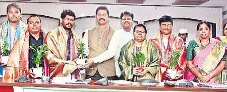 శివారు గ్రామాల్లోనూ సేవలందించాలి
