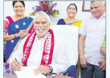 'మల్లాది' బాధ్యతల  స్వీకరణ
