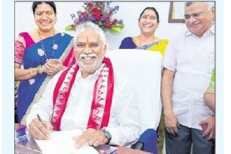 'మల్లాది' బాధ్యతల  స్వీకరణ