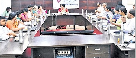 వసతుల కల్పనలో రాజీలేని పాలన