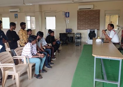 నగరంలో ట్రాఫిక్ నిబంధనలను ఉల్లంఘించిన వారిపై ప్రత్యేక తనిఖీలు మరియు కౌన్సిలింగ్