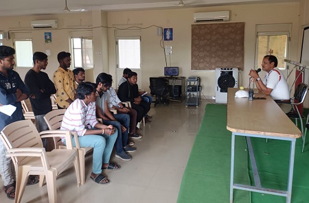 నగరంలో ట్రాఫిక్ నిబంధనలను ఉల్లంఘించిన వారిపై ప్రత్యేక తనిఖీలు మరియు కౌన్సిలింగ్