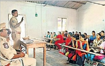మత్తుకు బానిసలైతే బతుకులు బుగ్గిపాలే
