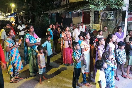 చేరువ వాహనం ద్వారా ప్రజలకు అవగాహన
