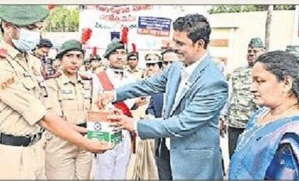 సైనిక కుటుంబాలకు అండగా ఉందాం