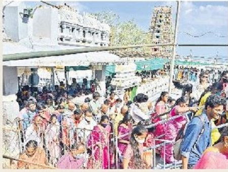 దుర్గమ్మా.. చల్లంగ చూడు
