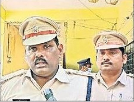 హడావుడి చేసింది మతిస్థిమితం లేని వ్యక్తే