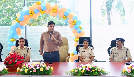 సెమి క్రిస్మస్ సెలబ్రేషన్స్ కార్యక్రమంలో ముఖ్య అతిధిగా పాల్గొన్న నగర పోలీస్ కమీషనర్ గారు