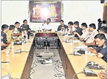 దుర్గగుడి భద్రతపై సమీక్ష
