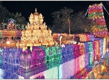 భవానీ  దీక్షవిరమణలకు ఇంద్రకీలాద్రి ముస్తాబు