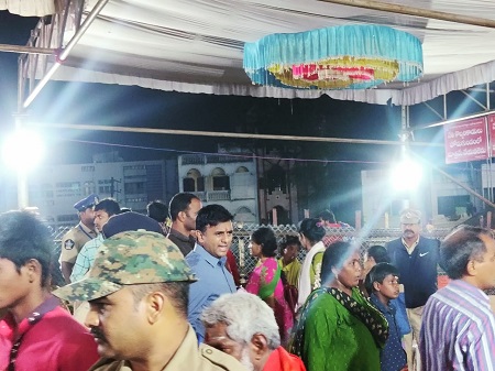 సీపీ అర్ధరాత్రి ఆకస్మిక తనిఖీలు