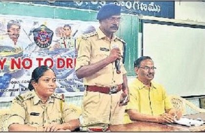 డ్రగ్స్ కు అలవాటు పడితే జీవితం నాశనం