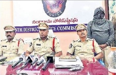 14 నెలల తరువాత వీడిన  కేసు మిస్టరీ