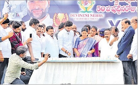 మూడున్న రేళ్ల పాలనలో సంతోషంగా ప్రజలు