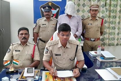 నిత్య పెళ్లి కొడుకు అరెస్ట్