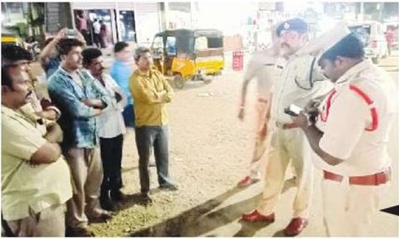 ట్రాఫిక్ నిబంధనలు పాటించాల్సిందే