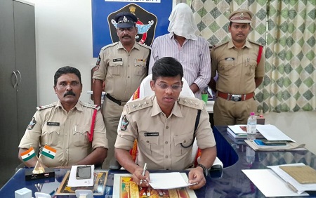 నిత్య పెళ్లి కొడుకు అరెస్ట్