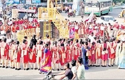ట్రాఫిక్ నిబంధనలపై అవగాహన ఉండాలి