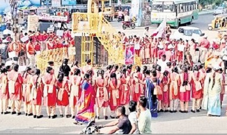 ట్రాఫిక్ నిబంధనలపై అవగాహన ఉండాలి