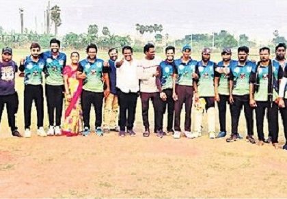 రసవత్తరంగా ఈపీఎల్ క్రికెట్ టోర్నీ