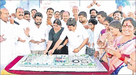 ప్రజా సేవకా   ప్రవర్థిల్లు