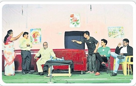 కళాకారుల జీవితాల్లో కాంతులు