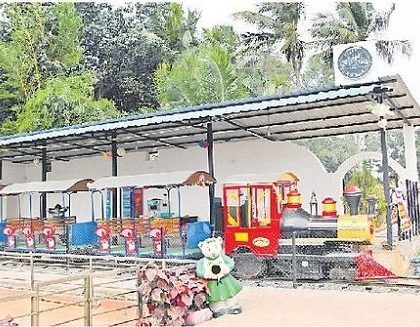 ఆహ్లాదం.. ఆనందం
