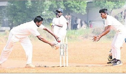 క్రికెట్ హోరు.. కుర్రకారు హుషారు
