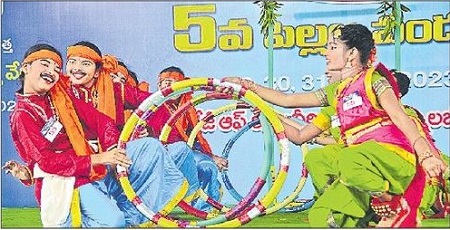 ఉర్రూతలూగించిన బాలోత్సవం