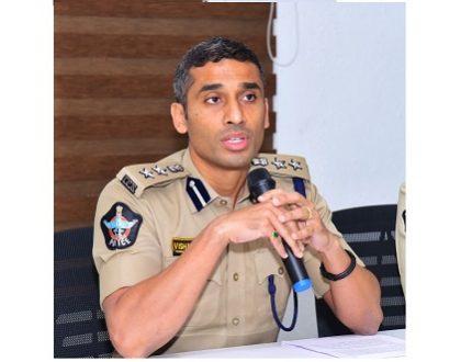 ఐదుగురు డూప్లికేటుగాళ్ల అరెస్టు