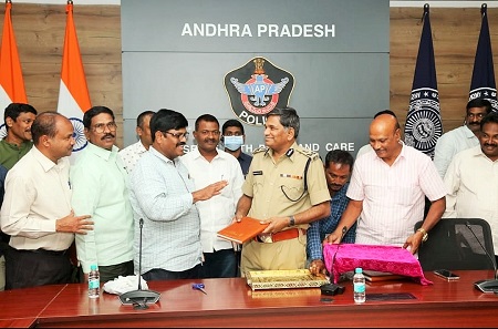 రాష్ట్ర పోలీసు అధికారుల సంఘం డైరీ ఆవిష్కరణ