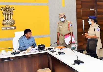 "పోలీస్ వెల్ఫేర్ డే" లో "31" ఫిర్యాదులు స్వీకరించిన పోలీస్ కమీషనర్ గారు
