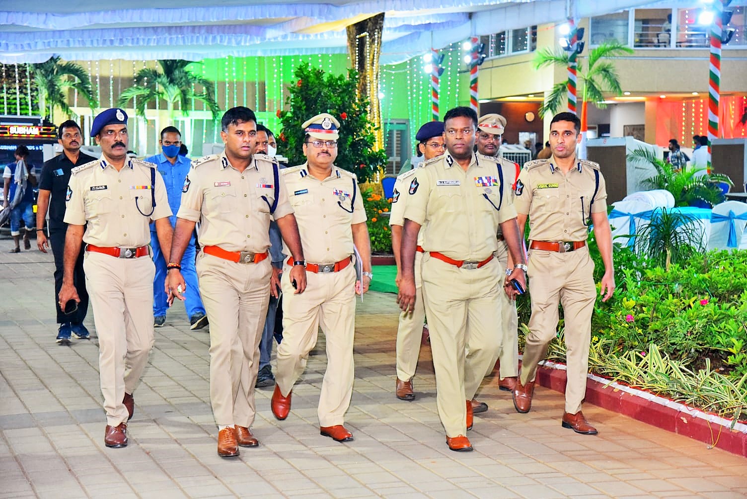 గవర్నర్  తేనీటి విందు ఏర్పాట్లు పరిశీలన