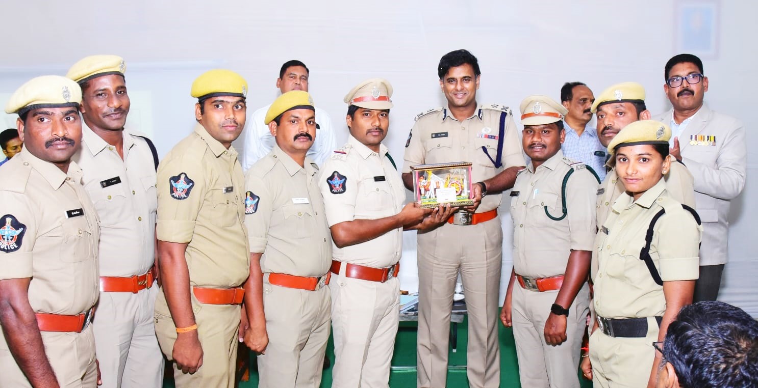 విధుల్లో అప్రమత్తంగా ఉండండి