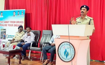 మాదక ద్రవ్యాలతో జీవితాలు చిత్తు