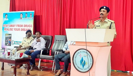 మాదక ద్రవ్యాలతో జీవితాలు చిత్తు