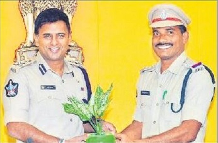 సిటీ  ఆర్మ్ డ్   ఆర్ ఐ  సూర్యనారాయణకు పోలీస్ మెడల్