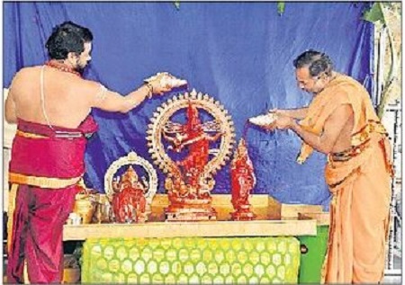 ఉత్సవ మూర్తులకు మంగళస్నానాలు
