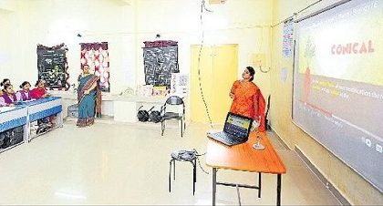 ప్రభుత్వ స్కూళ్ల డిజిటల్ బాట