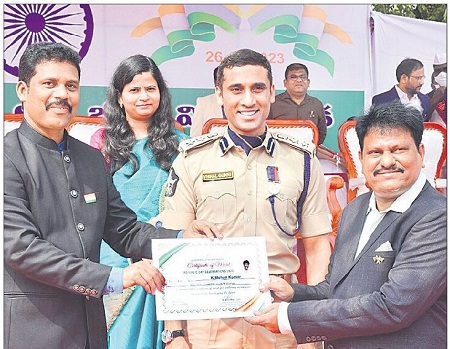 ఘనతంత్ర అవార్డులు