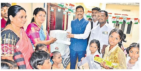 అనాథ  బాలల ఉన్నతికి కృషి చేద్దాం