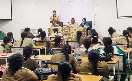 సోషల్ మీడియా మరియు సైబర్ క్రైమ్ నేరాలపై విద్యార్థులకు అవగాహన మరియు చేరువ వాహనం ద్వారా ప్రజలకు అవగాహన