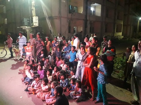చేరువ వాహనం ద్వారా ప్రజలకు అవగాహన