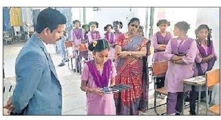మరింత మెరుగైన విద్యకే టాబ్ లు