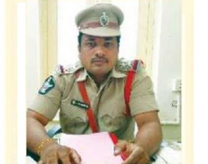 పేకాట, కోడి పందాలు నిర్వహిస్తే ఎంతటి వారినైనా ఉపేక్షించేది లేదు