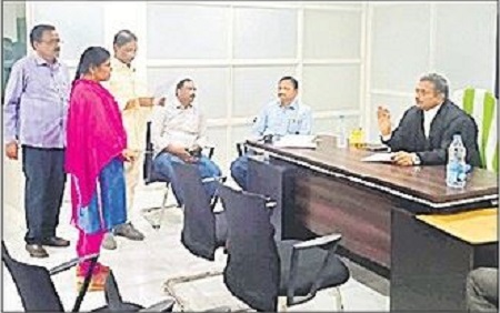 మొబైల్ కోర్టులో పలువురికి జరిమానా